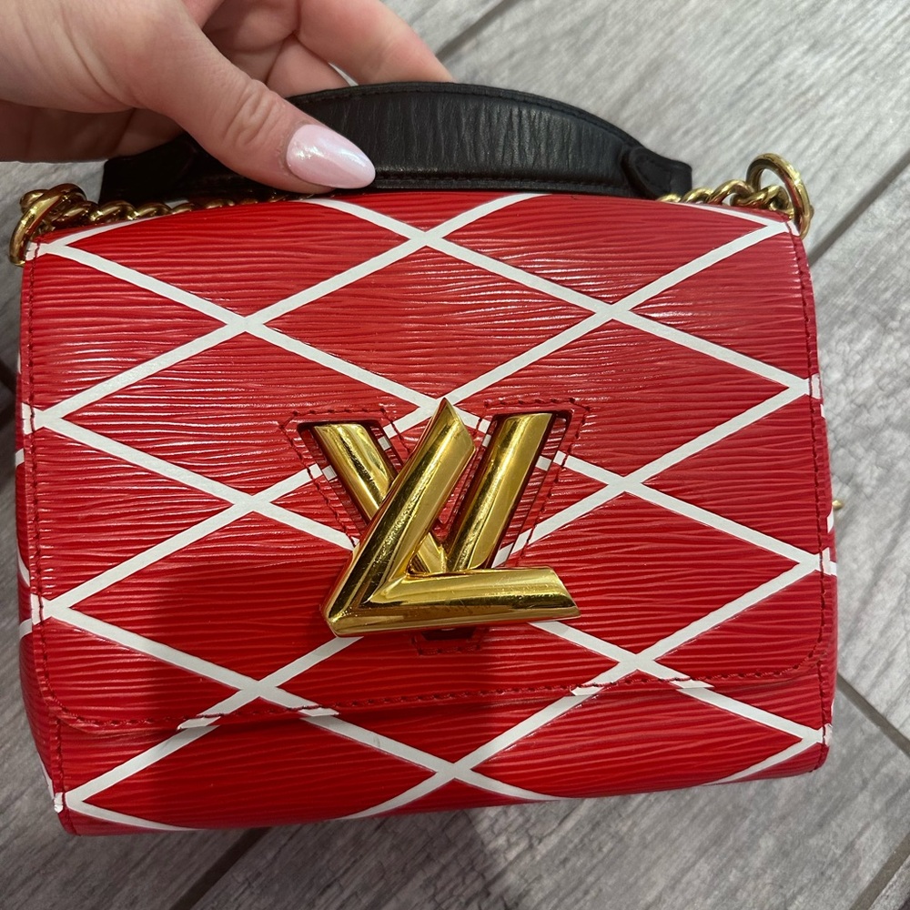 Louis Vuitton twist bag